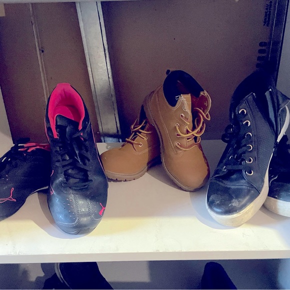 Women’s running shoes and athletic footwear with high quality material. - Picture 2 of 2